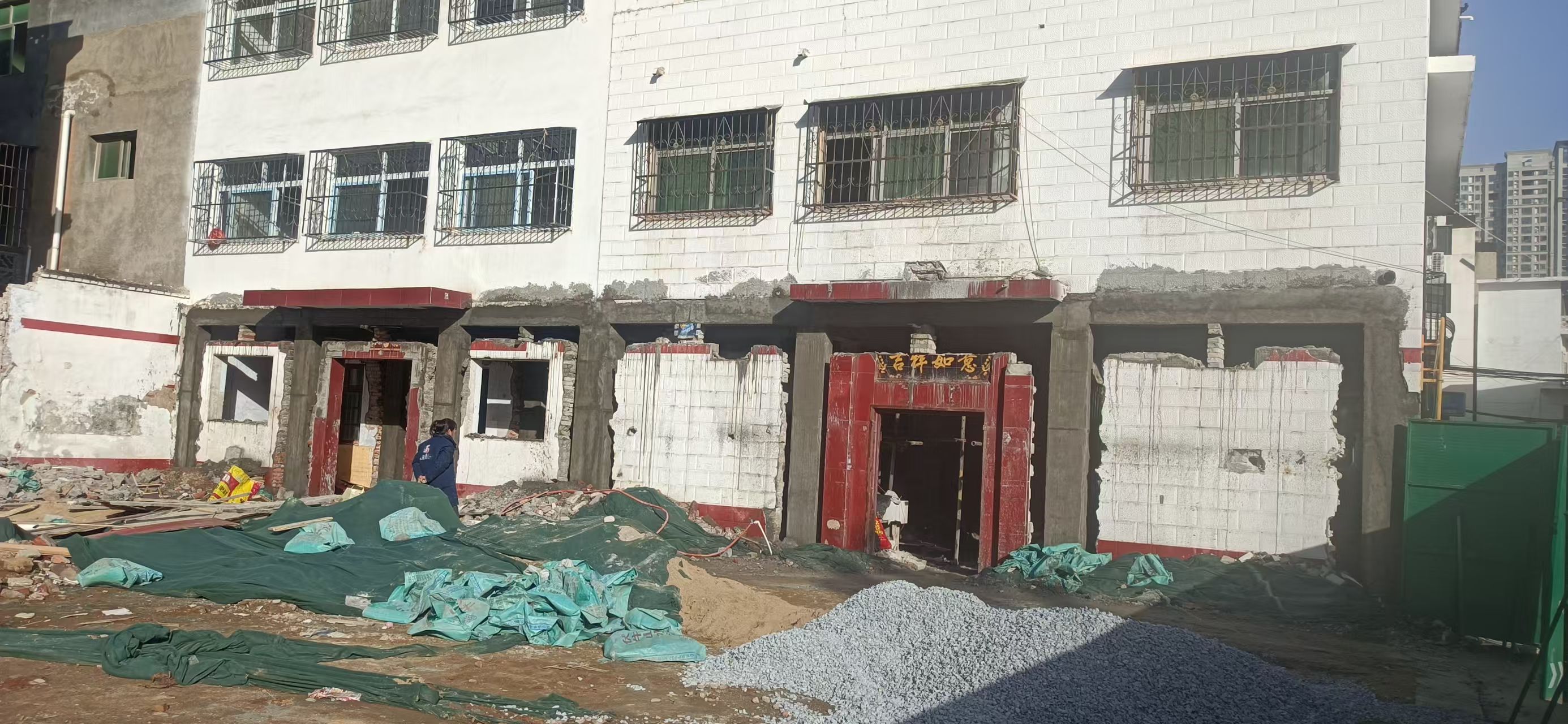 嵩县承重墙改梁危房加固 - 价格
